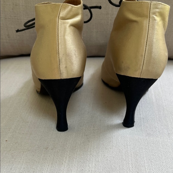 Chic Cream and Black Satin Ankle Boots Size 6.5 - Picture 5 of 5